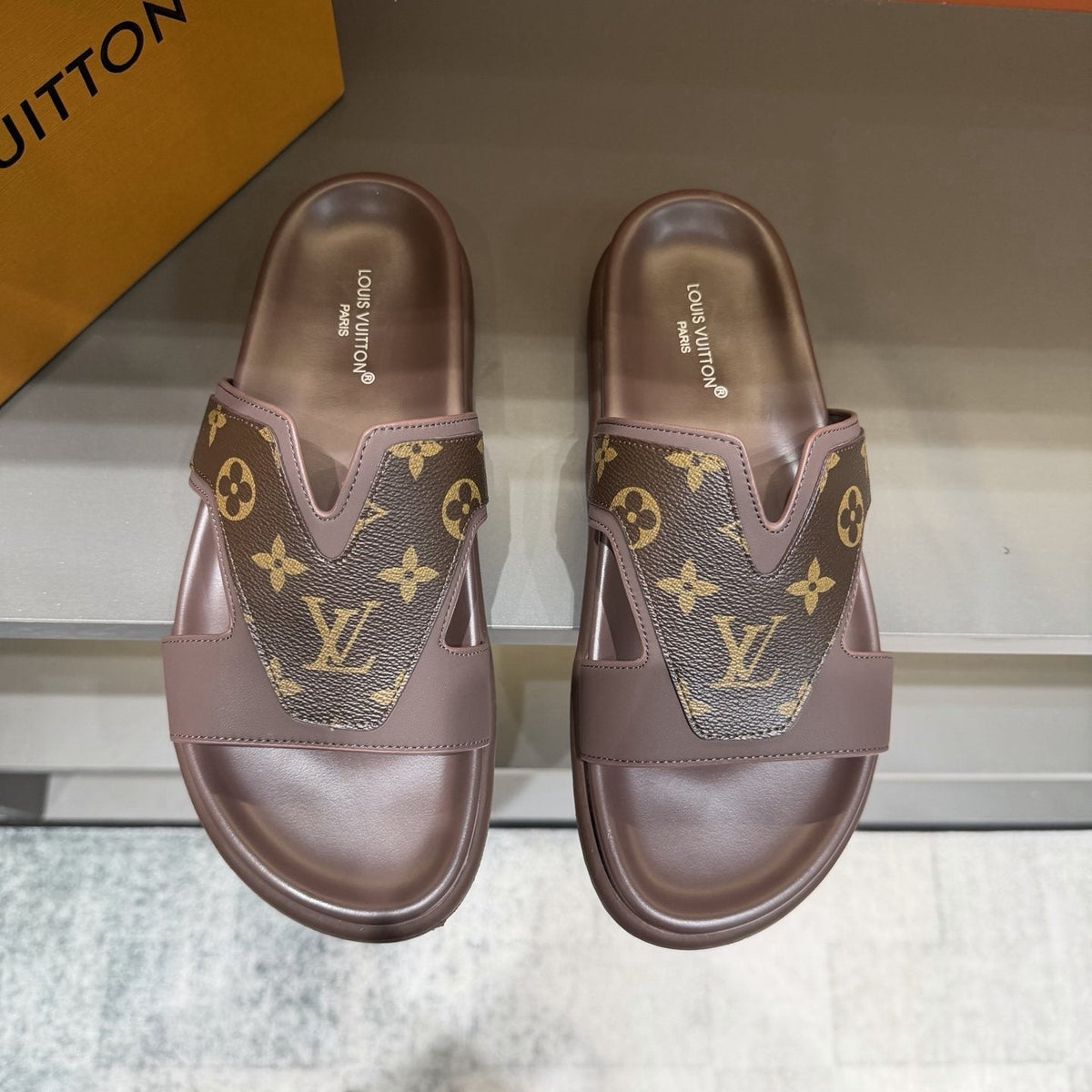 Louis Vuitton Oasis Men's Slide Sandals